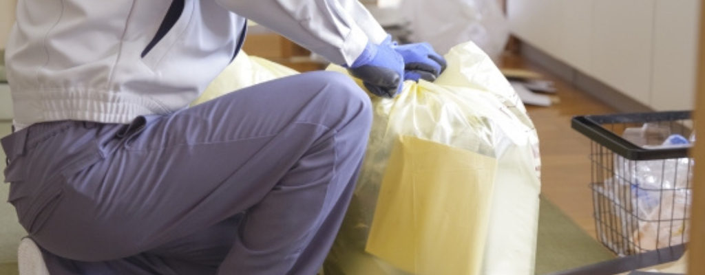 部屋を掃除する