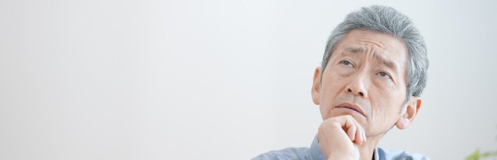 考える男性
